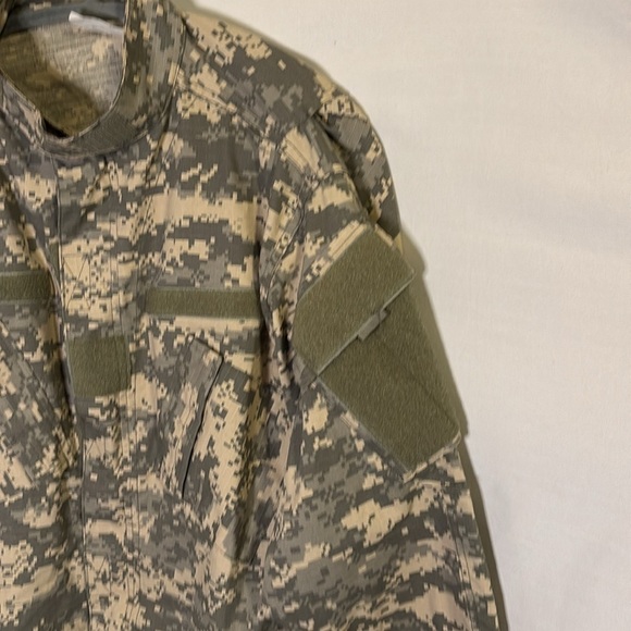 Army OCP Green Camouflage print Jacket size XS Regular Outdoor - Picture 2 of 6